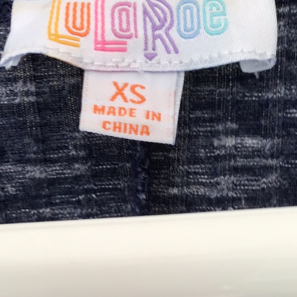 LuLaRoe Sarah Sweater - Picture 3 of 3